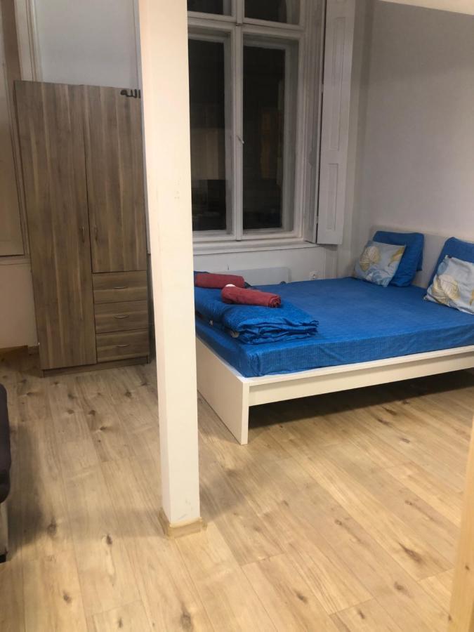 7Dab Rotten 4B3 Contactless Self Check-In Budapest Exteriör bild