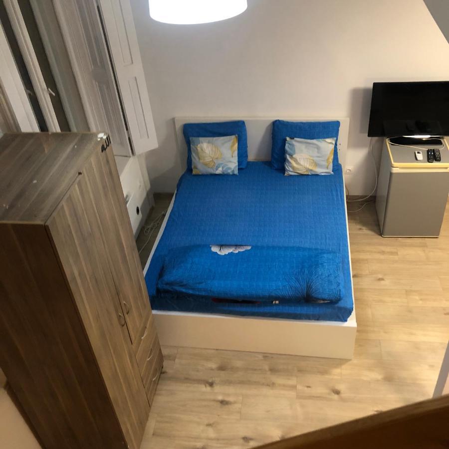 7Dab Rotten 4B3 Contactless Self Check-In Budapest Exteriör bild